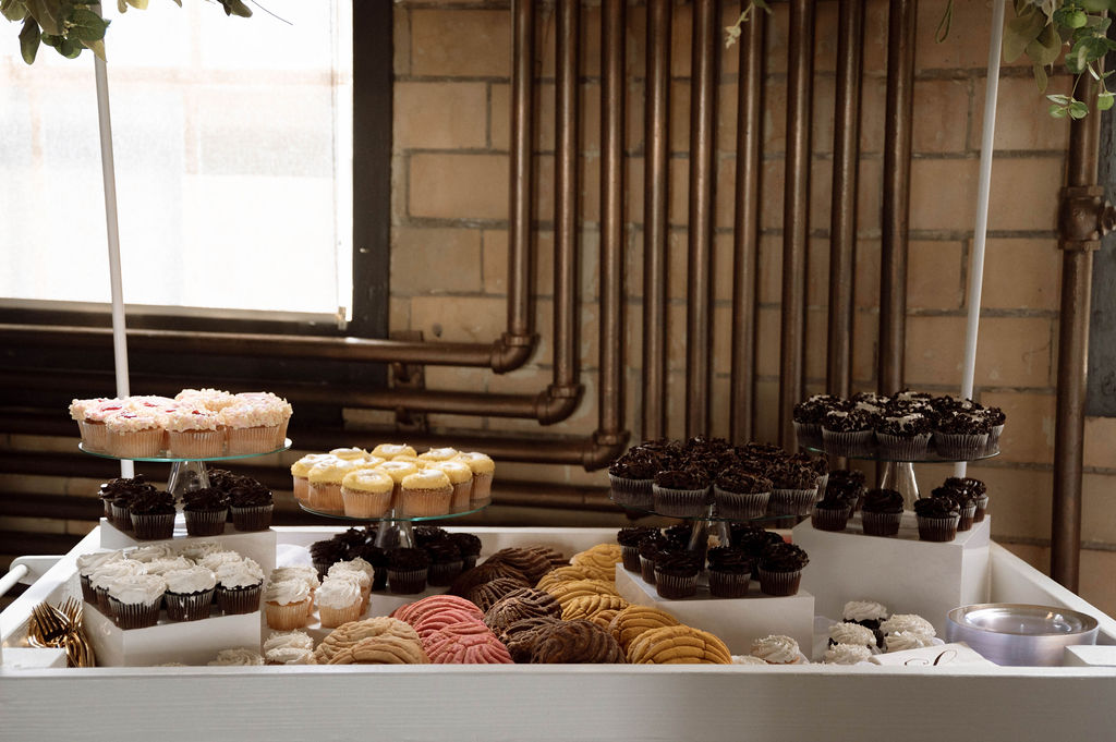 Dessert table photoby Illinois wedding photographer