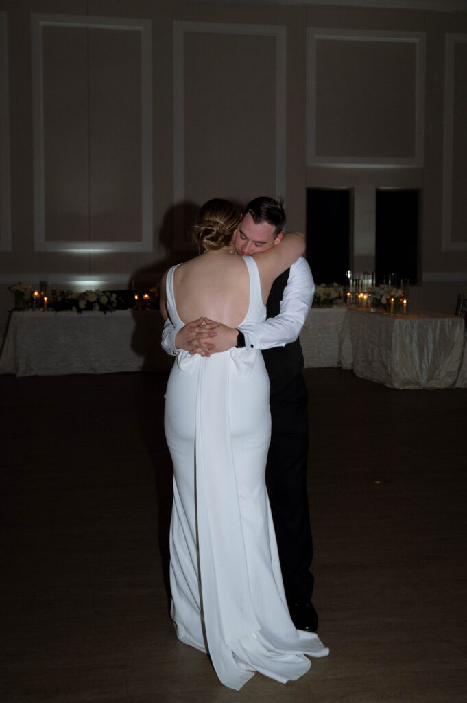 private last dance taken by Dallas Wedding Photographer Nicole Endress Photography