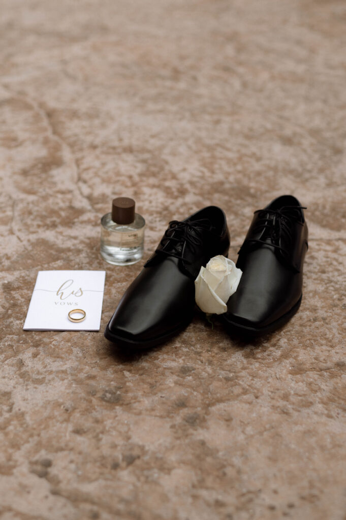 groom details taken by Dallas Wedding Photographer Nicole Endress Photography