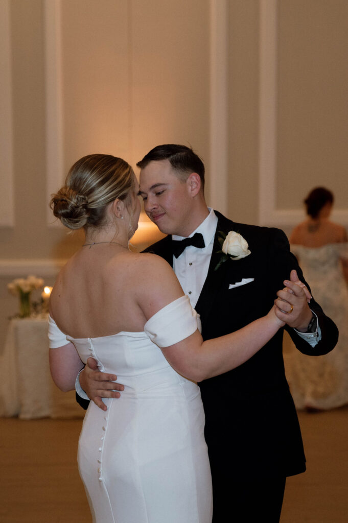 bride and groom first dance taken by Dallas Wedding Photographer Nicole Endress Photography