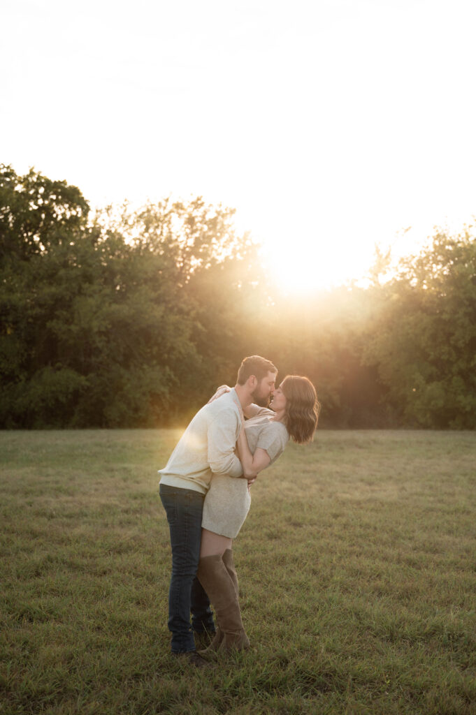 Couples poses by DFW Wedding Photographer Nicole Endress Photography