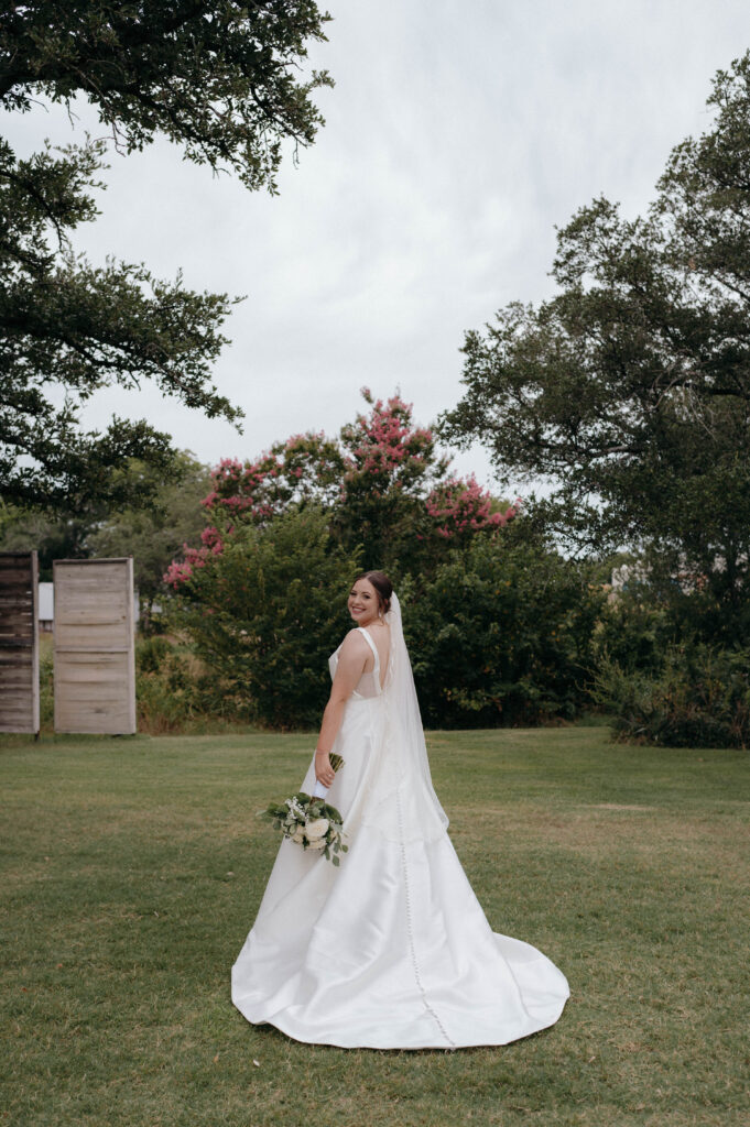 Bridal portraits at DFW wedding venue taken by Nicole Endress Photography