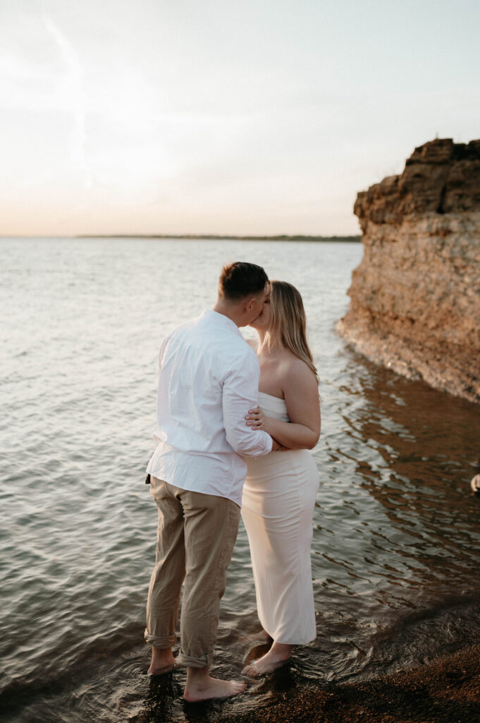 Romantic lakeside engagement photos taken by Nicole Endress Photography