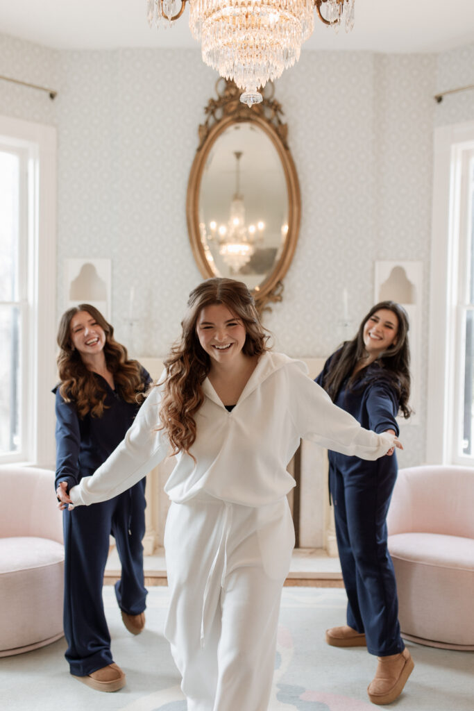 getting ready photos at Woodbine Mansion