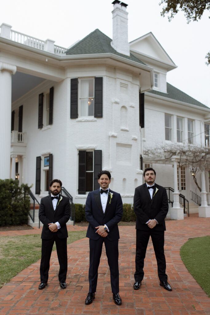 groom and groomsmen photo