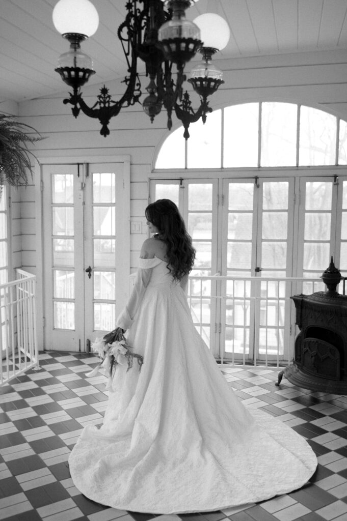 bridal photo inside Woodbine Mansion