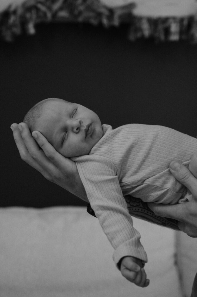 Newborn lifestyle photography by Nicole Endress Photography