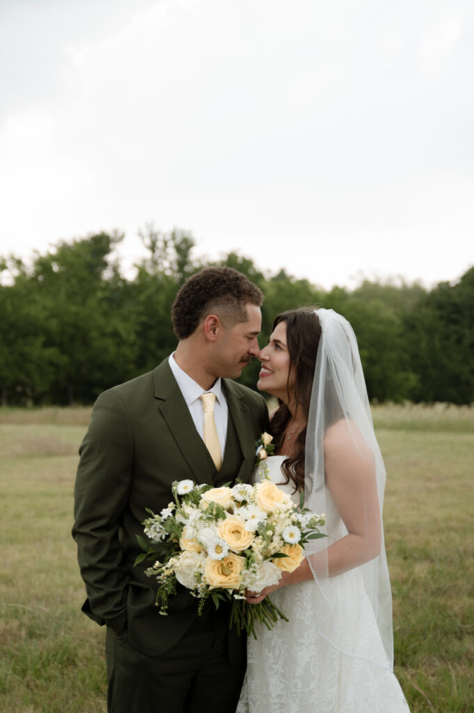 spring wedding photos in Texas