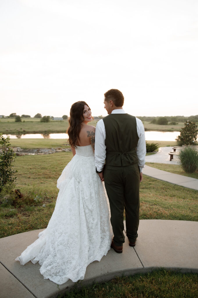 bride and groom sunset photo