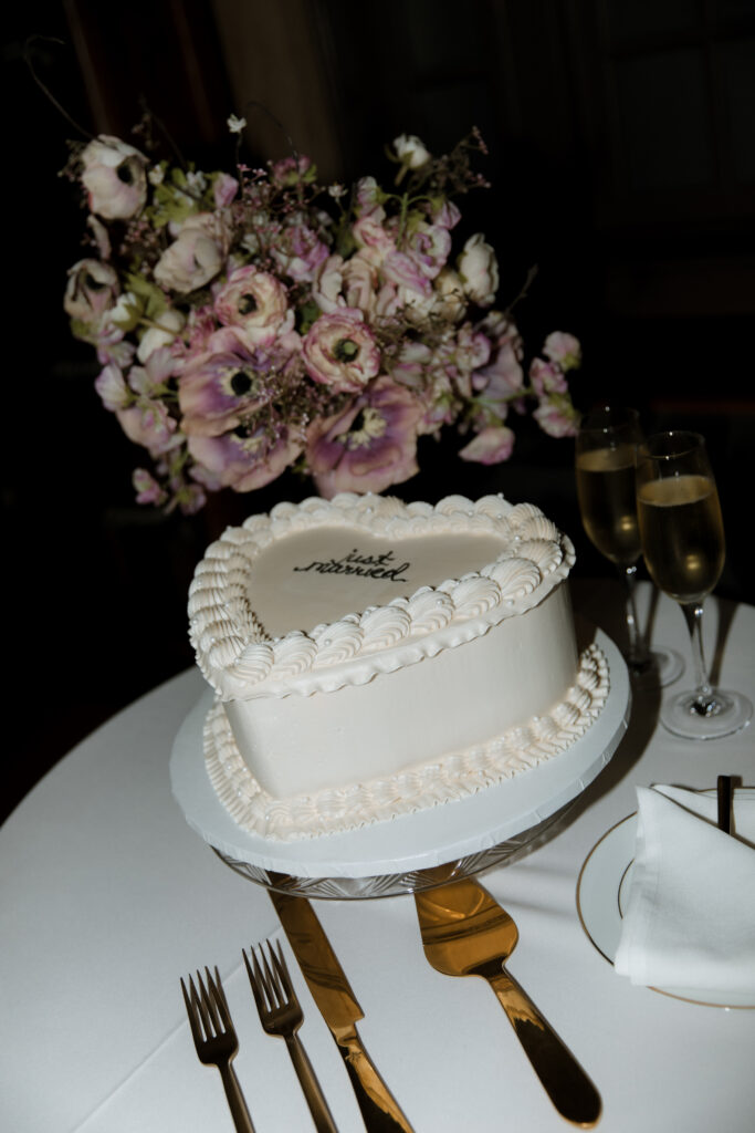 romantic vintage wedding cake
